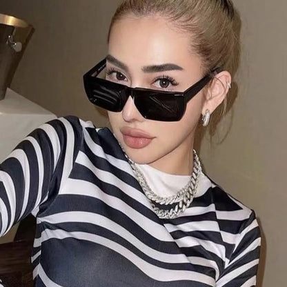 نظارات شمسية مربعة عصرية